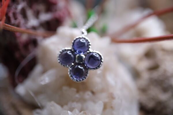 3.07gr. 925 Ayar Gümüş, 1.10ct Natural İyolit Kolye