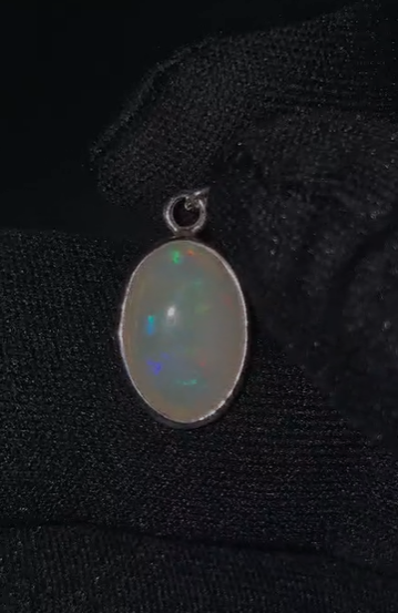 1.35 gr Natural Ethiopia Opal 925 Ayar Gümüş Kolye Ucu