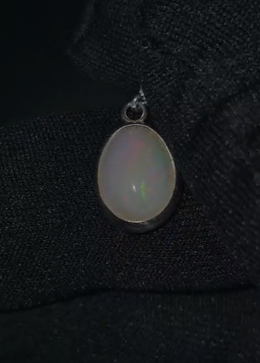 1.42 gr Natural Ethiopia Opal 925 Ayar Gümüş Kolye Ucu