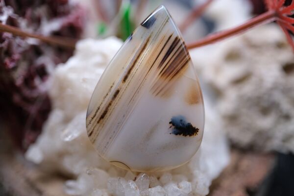 14.20ct 30.6x21.3mm Natural Montena Agate