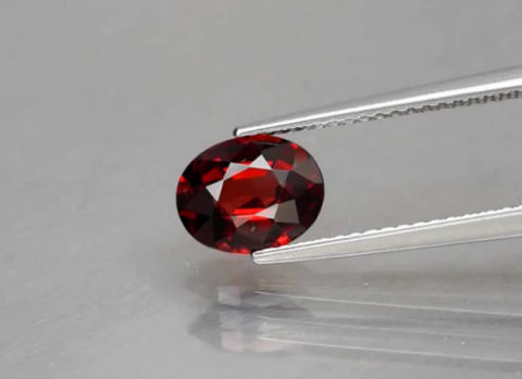 1.53ct 8x6.3mm VS Oval Natural Reddish Orange Garnet, Africa