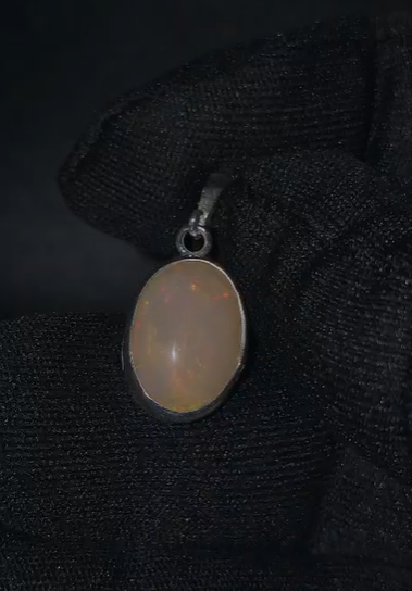 1.90 gr Natural Ethiopia Opal 925 Ayar Gümüş Kolye Ucu
