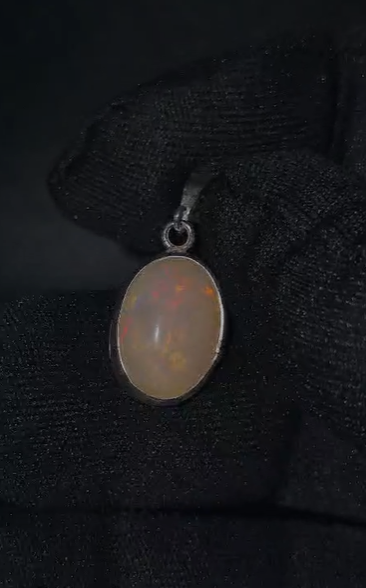 1.90 gr Natural Ethiopia Opal 925 Ayar Gümüş Kolye Ucu