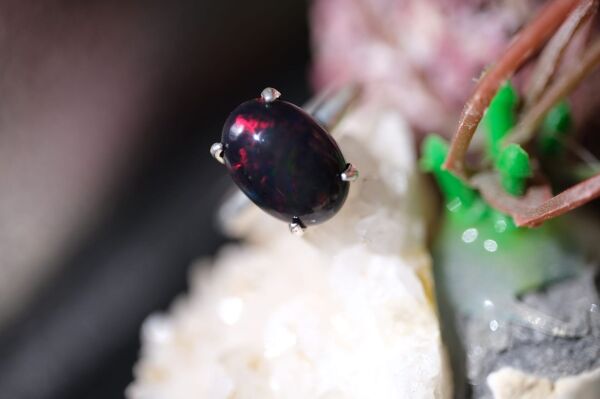 1.95ct 11x8mm Oval Natural Ethiopya Opal 925 Ayar Gümüş Yüzük