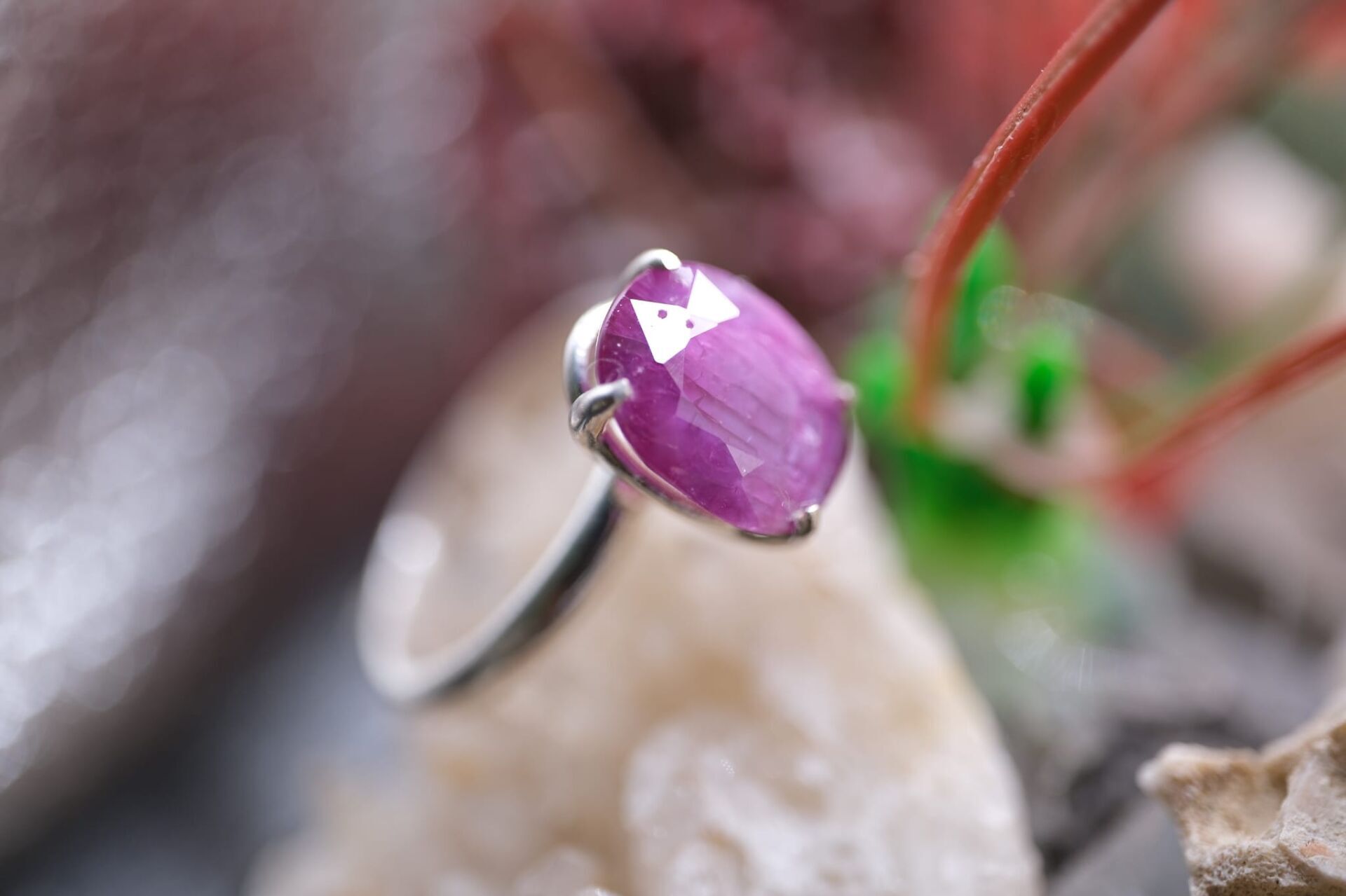 2.26ct 10x8mm Oval Kırımızımsı Mor  Safir 925 Ayar Gümüş Yüzük