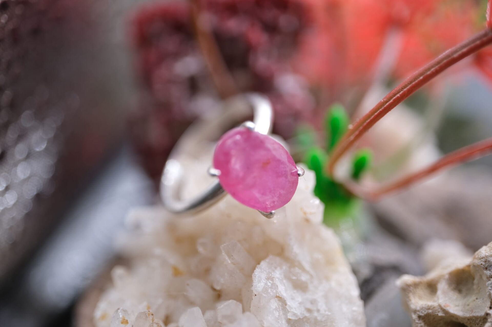 3.30ct 11.2x7.9mm Oval Natural Yakut  ( Heated Glass Filling) 925 Ayar Gümüş Yüzük