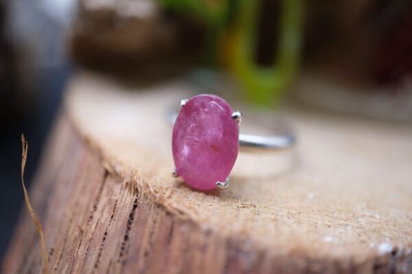 3.30ct 11.2x7.9mm Oval Natural Yakut  ( Heated Glass Filling) 925 Ayar Gümüş Yüzük