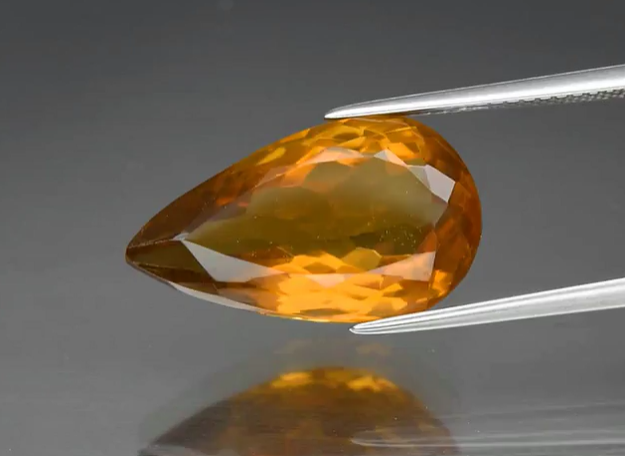 8.62ct 18.8x10.8mm VS Pear Natural Yellow Citrine, Brazil