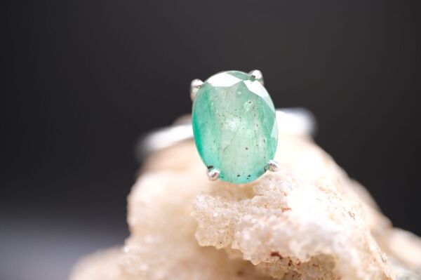 2.40ct 10.1x8mm Oval Natural Zümrüt 925 Ayar Gümüş Yüzük