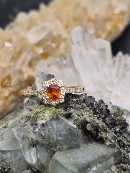 0.21ct Turuncu Safir- 0.12ct E/F Diamond 2.23gr 14 Ayar Rose Renk  Yüzük