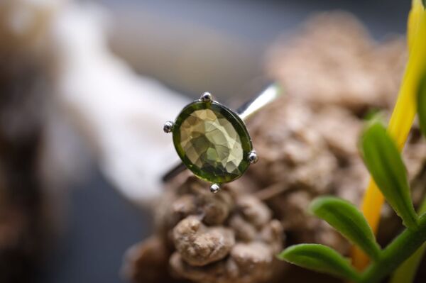 1.44ct VS Natural Peridot Taşlı 2.46gr 925 Ayar Gümüş Yüzük