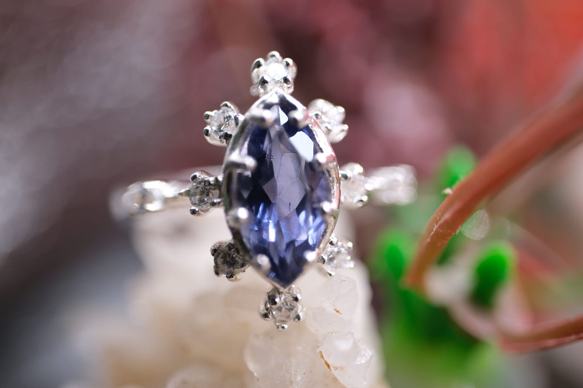 1.25ct Natural İyolit 2.89 Gram 925 Ayar Gümüş Yüzük ( Çevre Taşları Atomdur)