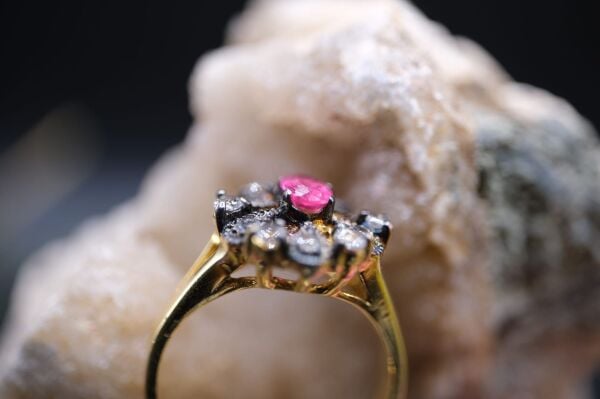 0.50ct Natural Yakut ( GF) ve Natural Beyaz Topaz 925 Ayar Gümüş Yüzük