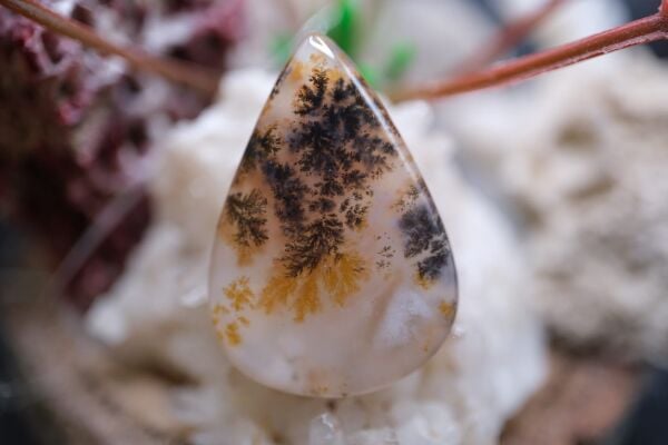 21.35ct 28.3x19.6mm Natural Dentric Agate