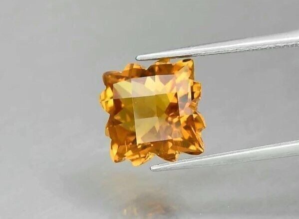 4.30ct 10.2x10.2mm VS Fancy Natural Yellow Citrine, Brazil