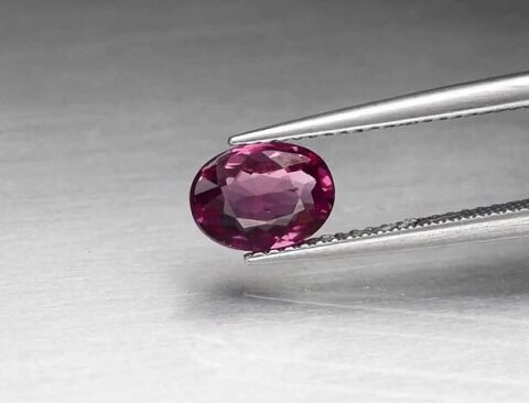 1.38ct VS Oval Natural Pinkish Purple Rhodolite Garnet, Madagascar