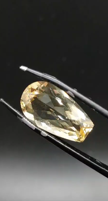 10.00ct 19.6x11.1mm Fancy Natural Citrine