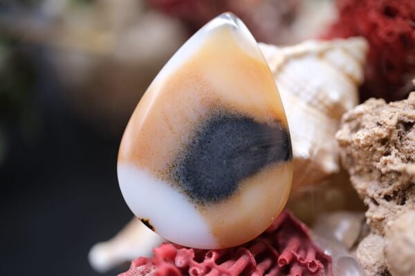 20.35ct 34x25mm Natural Montena Agate