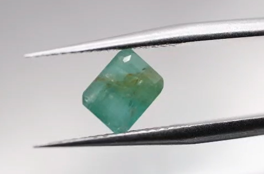 1.33ct 6.7x5.1mm Octagon Natural Emerald , Zambia
