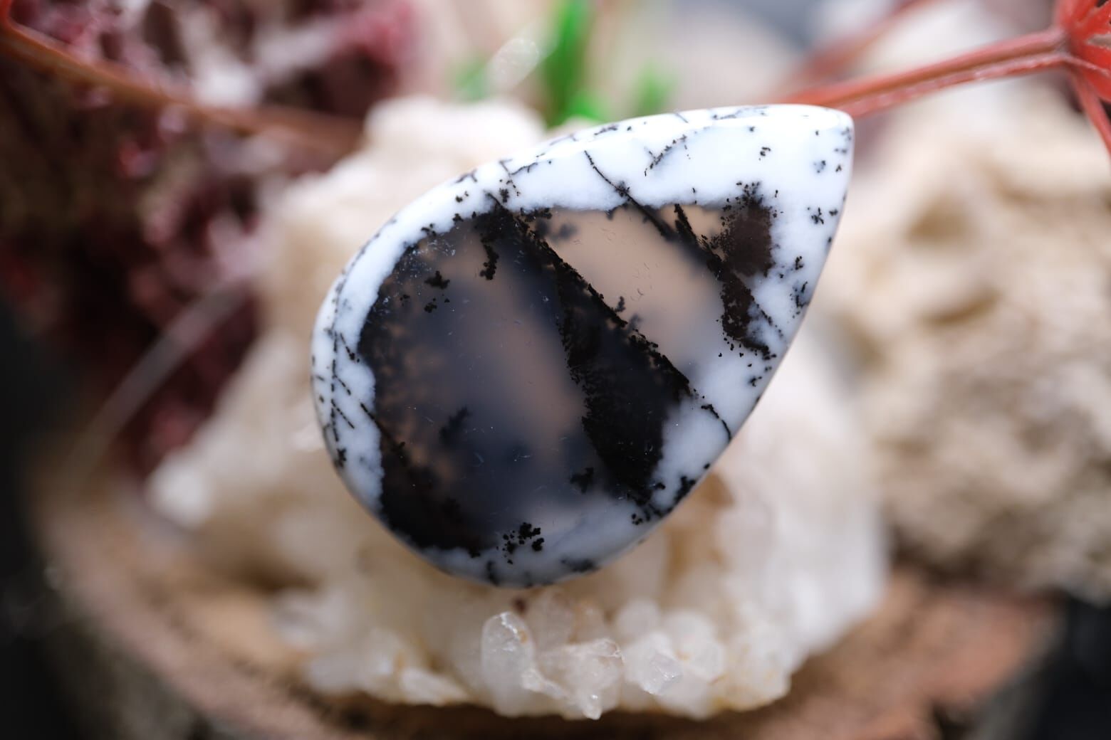 25.50ct 30.7x20.3mm Natural Dentric Agate