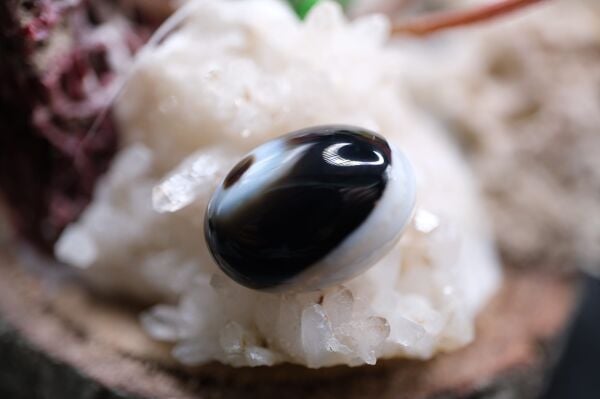 11.60ct  17.8x12.9mm Natural Banded Agate