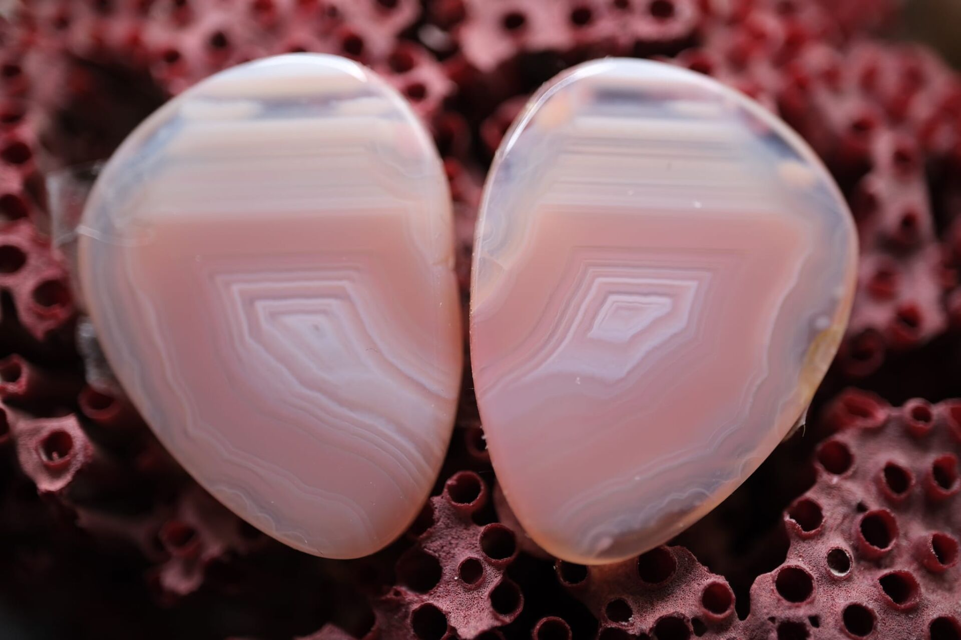 37.75ct 27.6x21.3mm Natural Banded Agate Pair