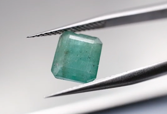 2.45ct 8.2x7.4mm Octagon Natural Emerald , Zambia