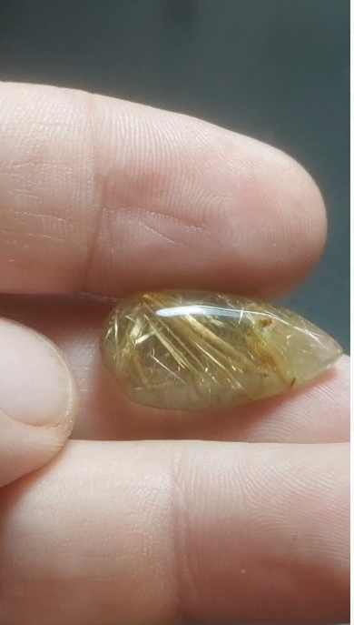 19.50ct 12.8x25.3 Natural Golden Rutilated Quartz
