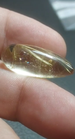 18.20ct 11.4x28mm Natural Golden Rutilated Quartz