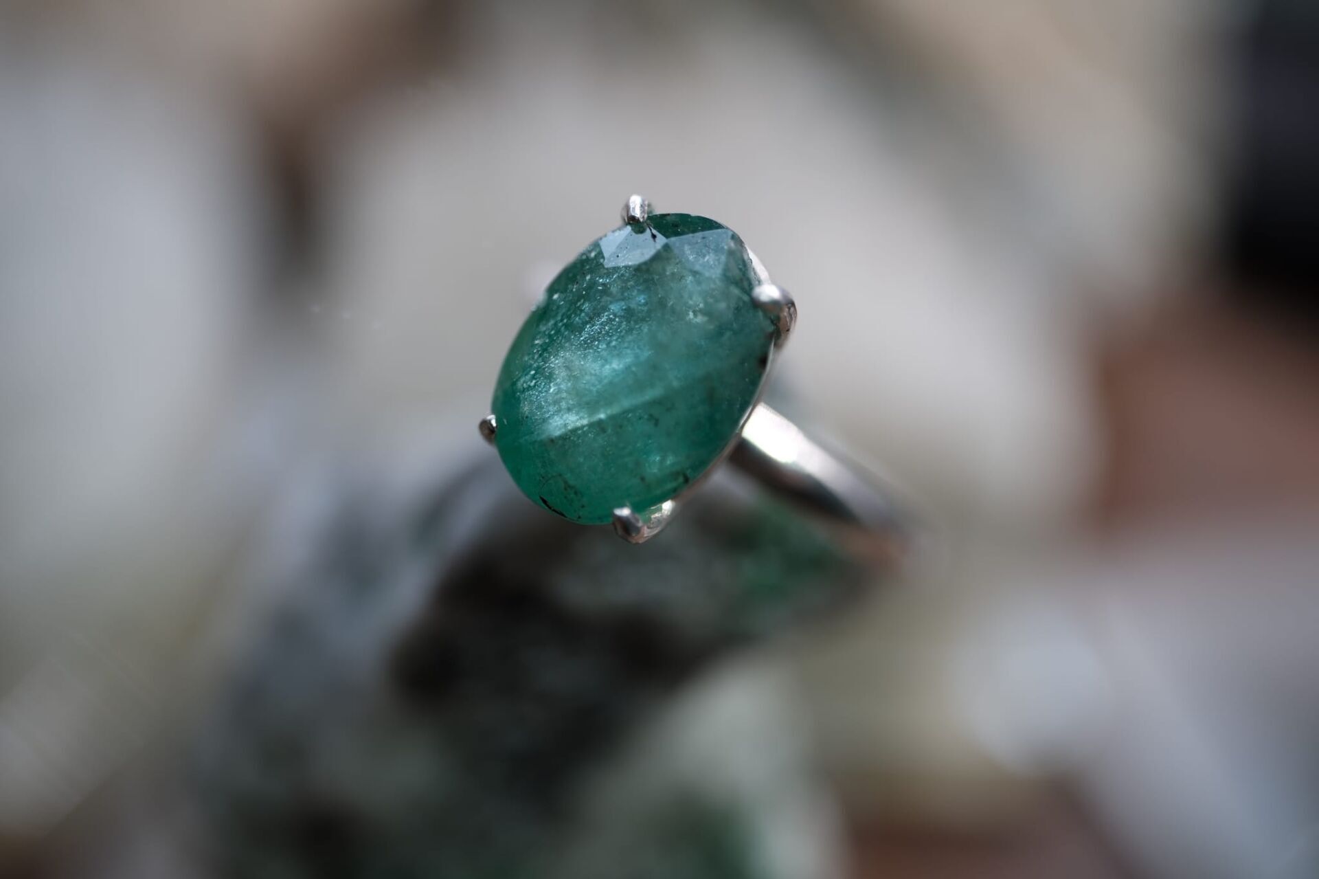 2.41ct 10.2x7.6mm  Natural Zümrüt (Untreated)  Kadın Yüzük