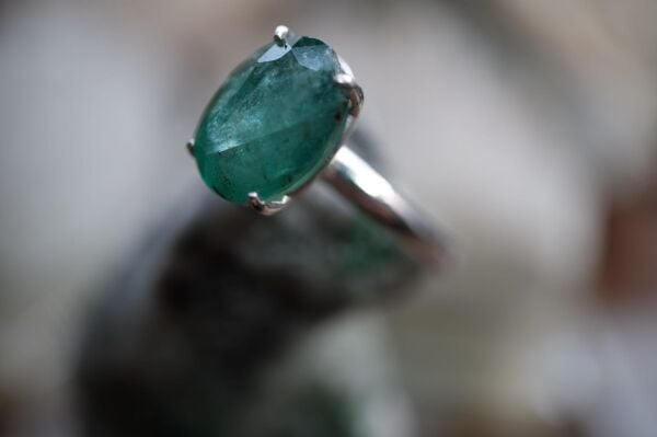 2.41ct 10.2x7.6mm  Natural Zümrüt (Untreated)  Kadın Yüzük