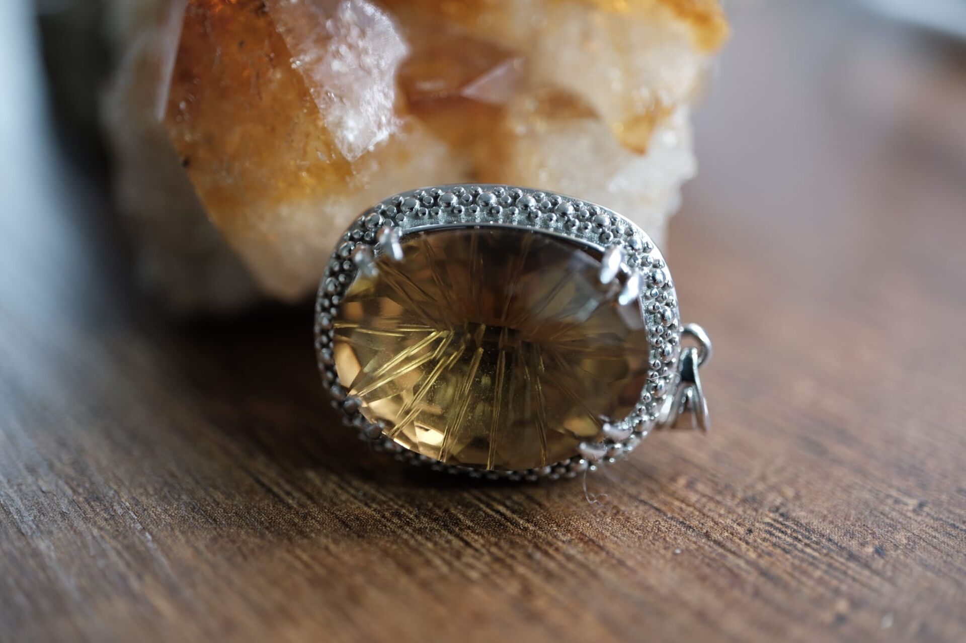 4.02 Gram 14 Ayar Beyaz Altın 12.73 Ct Natural Sitrin Kolye Ucu