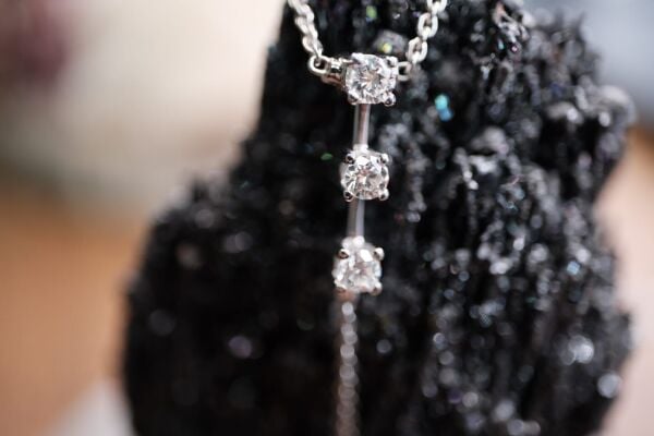 0.45ct G-VS Pırlanta 5 Gram 18 Ayar Beyaz Altın Kolye