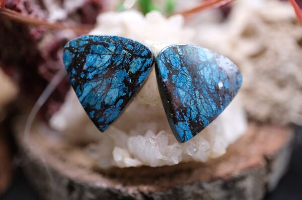 24.10ct 18.6x17.5mm Natural  Azurite Pair