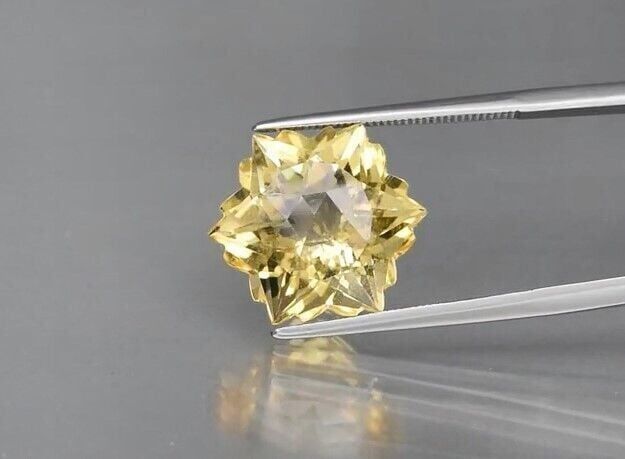 9.15ct 13.4x13.4mm VS Snowflake Natural Yellow Quartz, Brazil