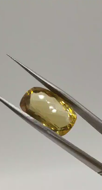12.60ct 18x11.3mm VS Cushion Natural  Quartz, Brazil