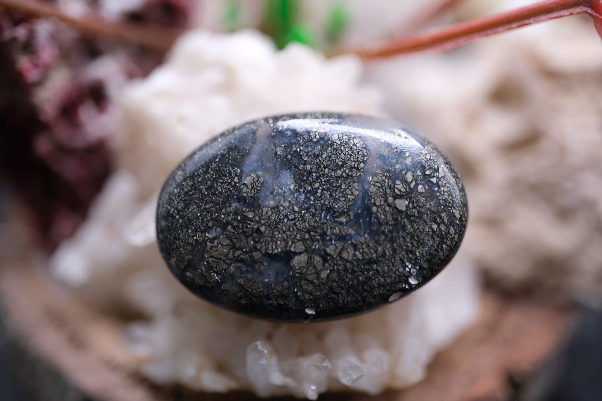 25.35ct 26.3x17.9mm Natural Hipomo Jasper Markazit