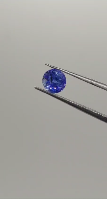 1.05ct 5.9mm Round Natural Violet Blue Tanzanite. Tanzania
