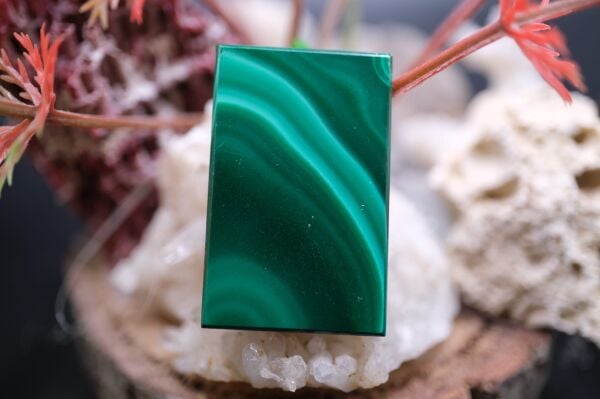 28.05ct 30.5x19.4mm Natural Malachite
