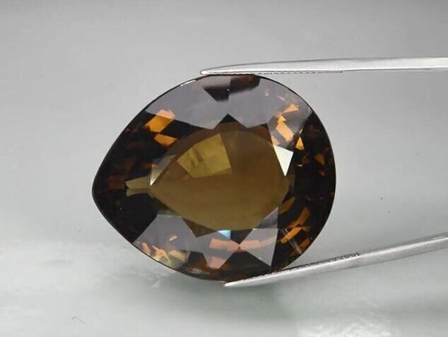 91.18ct 33x28mm VVS Pear Natural Smoky Smoky Quartz, Africa