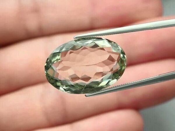 11.04ct 20.4x13mm VS Cushion Natural Green Quartz, Brazil