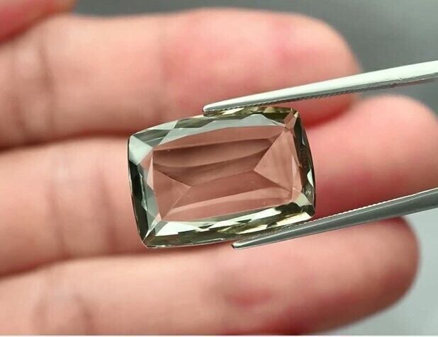 11.05ct 18x12.5mm VS Antique-Cut Natural Green Quartz, Brazil