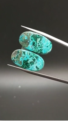 21.05ct 21.9x12.2mm Natural Malachite & Quartz & Cbrysacolla Pair