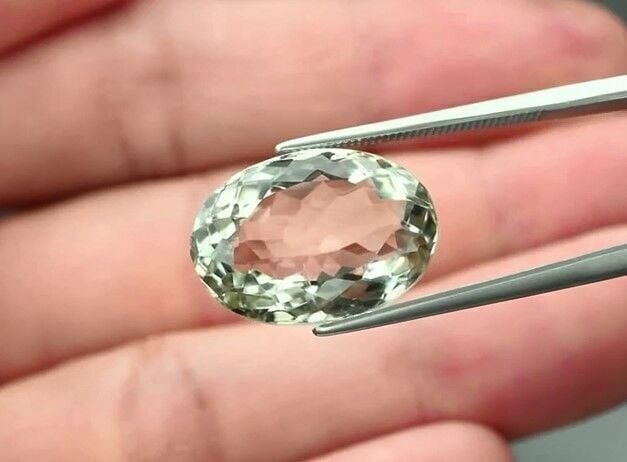 10.22ct 17x12mm VS Oval Natural Green Quartz, Brazil