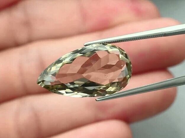 12.60ct 22.2x12.3mm VS Pear Natural Green Quartz, Brazil