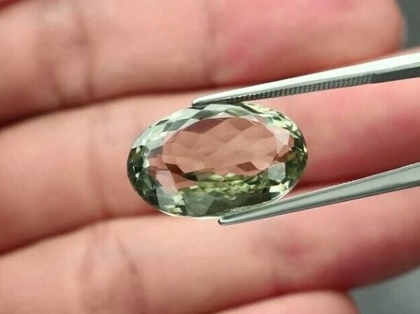 12.33ct 18.2x12mm VS Oval Natural Green Quartz, Brazil