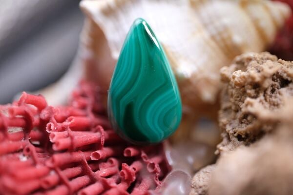 10.75ct 20.7x12mm Natural Malachite