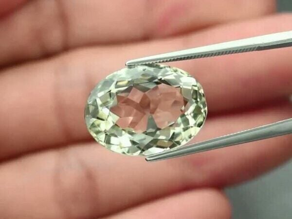 12.73ct 17x13mm VS Oval Natural Green Quartz, Brazil