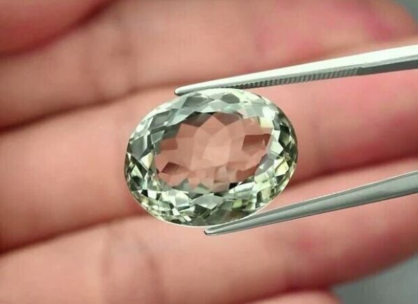 15.51ct 17.7x13.6mm VS Oval Natural Green Quartz, Brazil