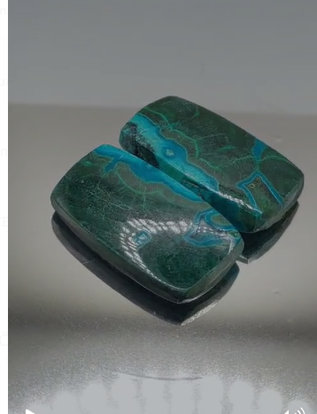 31.30ct 21.5x11.9 Natural Chrysacolla & Malachite